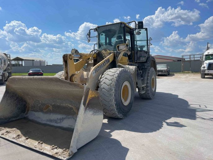 2019 Komatsu WA380-8 Wheel Loader 
