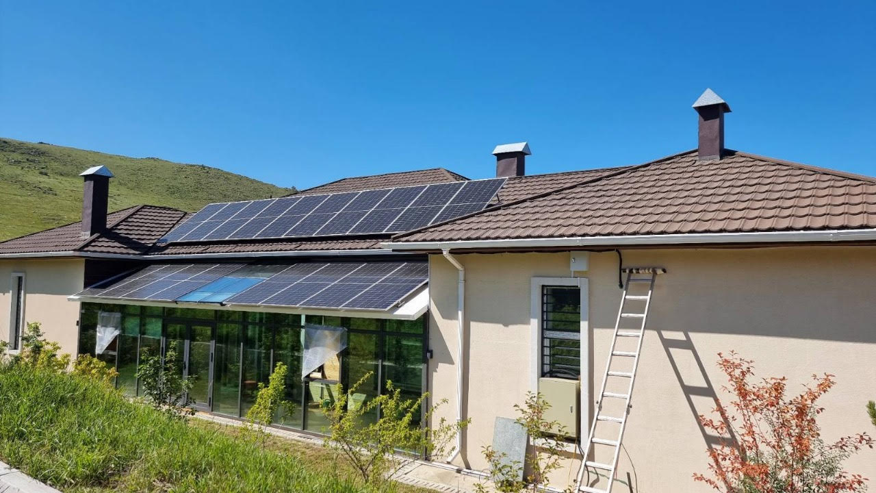 The picture shows our 20kW 32kWh residential system, which is suitable for a house of about 200 square meters.