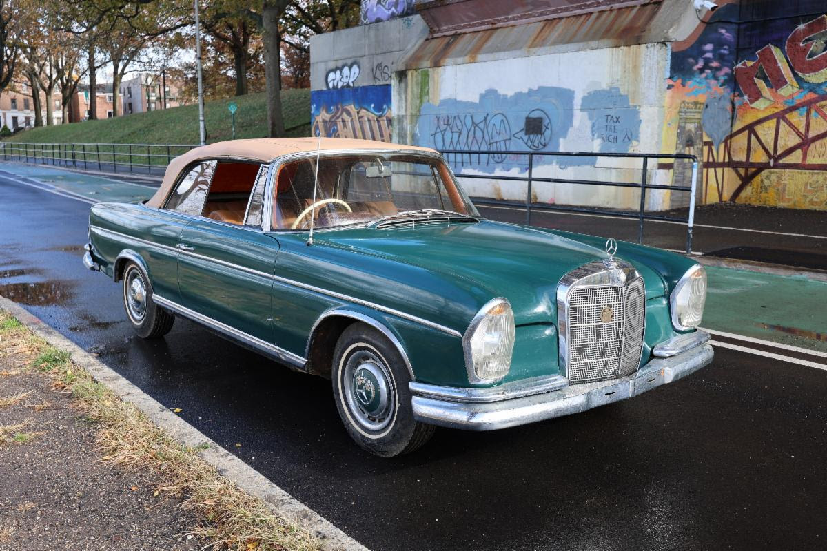 Right-Hand Drive 1965 Mercedes-Benz 300SE Cabriolet