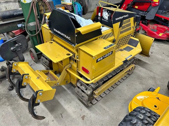 2013 Magnatrac Struck RS1000 Mini Dozer