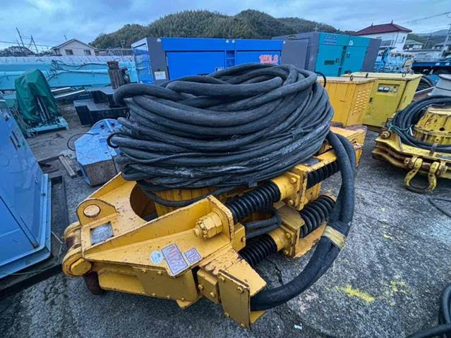 Tomen Electric Vibro Hammer with power unit 