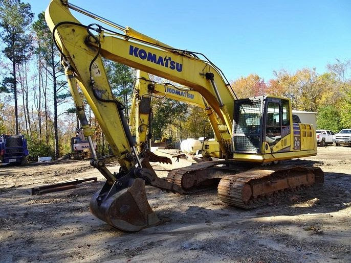 2015 Komatsu PC210LC-10 Excavator