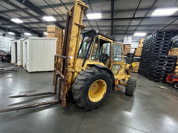 John Deere 482C Forklift