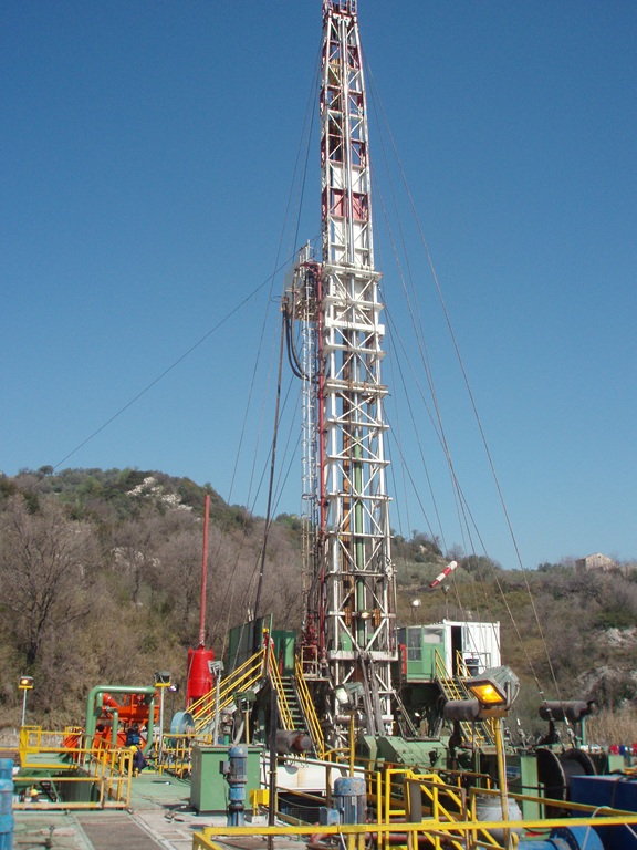 For Sale - Used 1986 MR7000 rig and 2 units 2018 Drillmec 9T1000 mud pumps