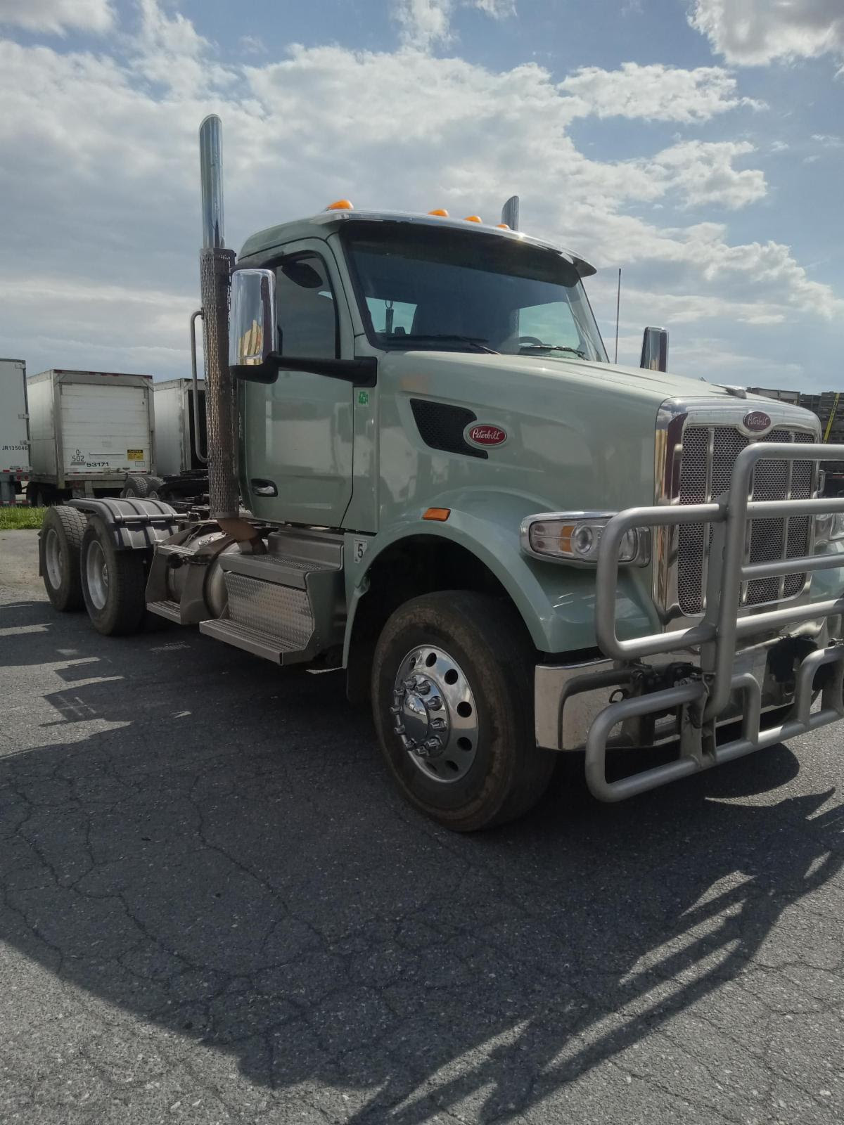 If you’re looking for late-model Peterbilt power at a sharp price, these 2023 Peterbilt 567s are ready to go. 