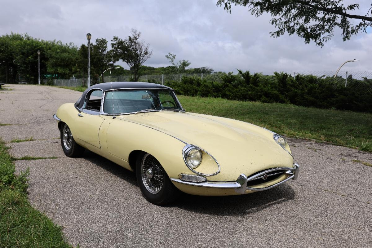1968 Jaguar XKE Series 1 1/2 Roadster