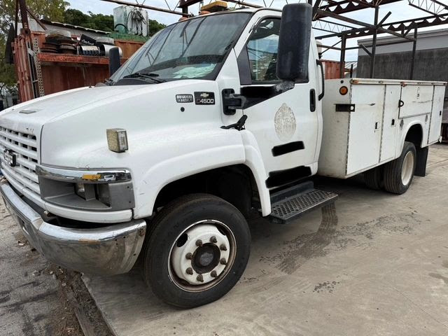 2004 Chevrolet C4500 w/ Service Body & Pipe Racks (Inexpensive $$$)