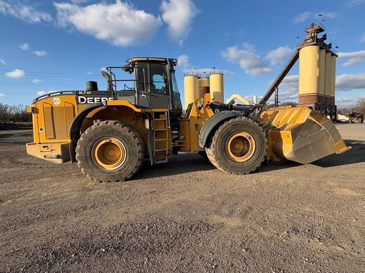 2017 John Deere 844K III