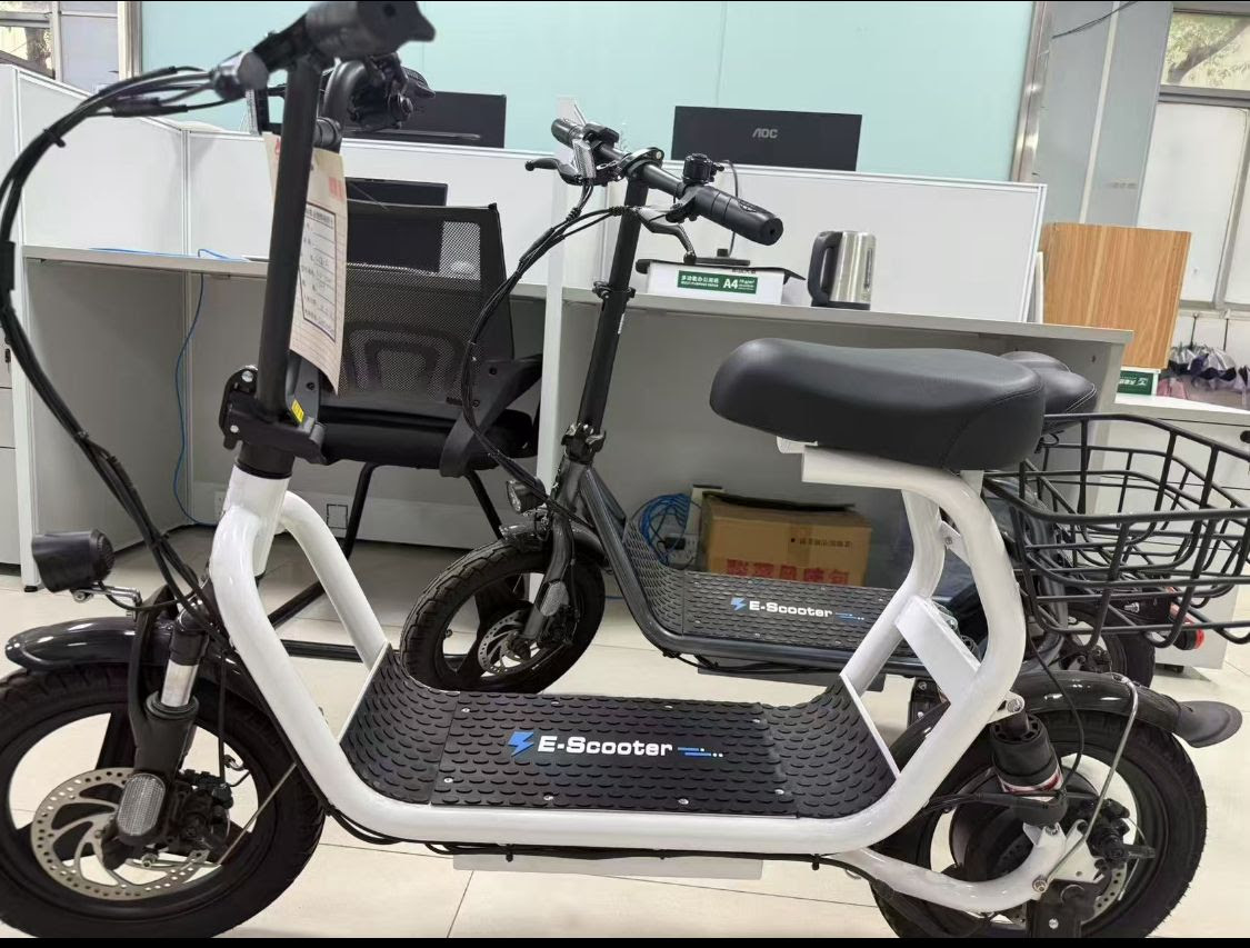 Electric Scooter with Seat. 330 Units.   EXW Los Angeles $185.00 Unit  Last load sold out in a few days 