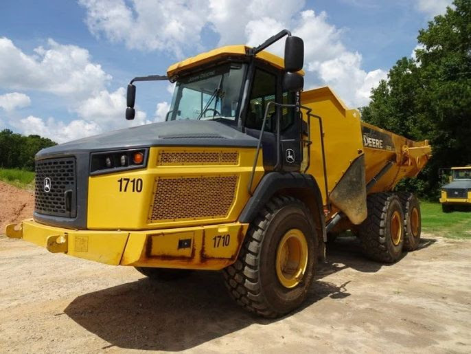  2017 DEERE 310E Haul Truck