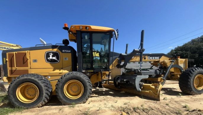   2017 John Deere 672G Road Grader